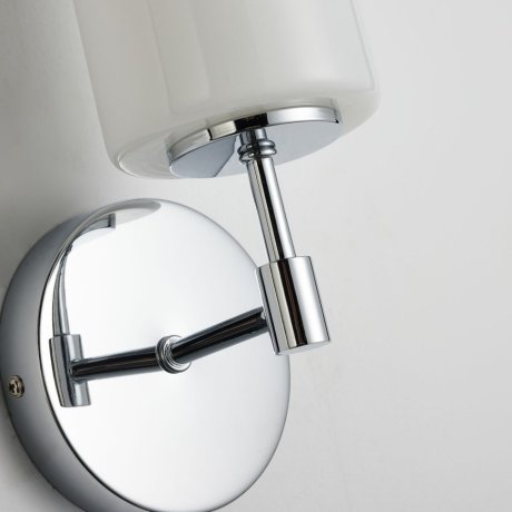 Бра с лампочкой Favourite Palmarius 2814-1W+Lamps E14 Свеча