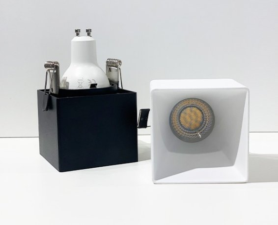 Встраиваемый светильник Italline DL 3024 white