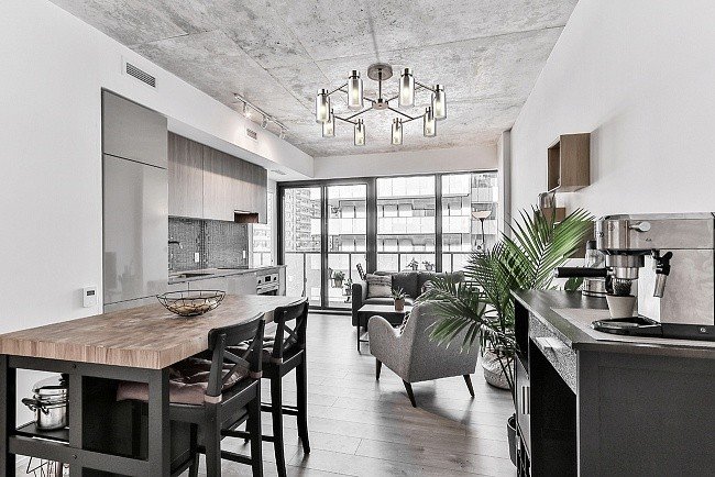 Люстра на штанге Escada Centaurus 1115/8PL Chrome