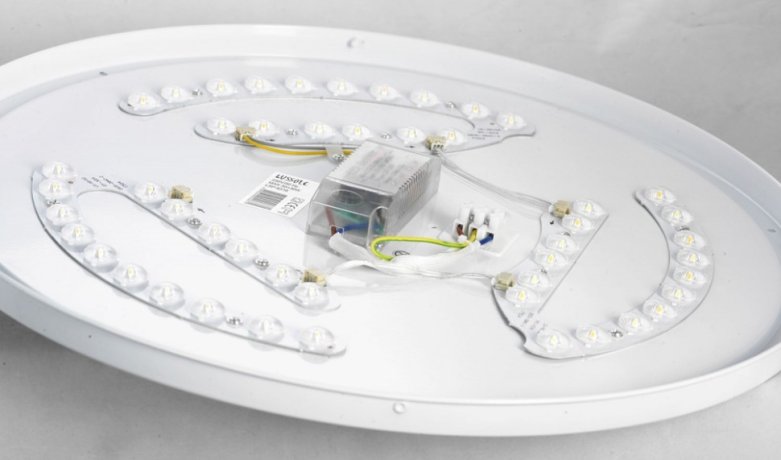 Потолочная светодиодная люстра с пультом д/у Lussole Lgo Moonlight LSP-8318