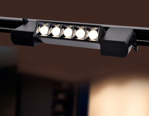 Однофазный LED светильник для трека Ambrella light Track System GL6688 BK